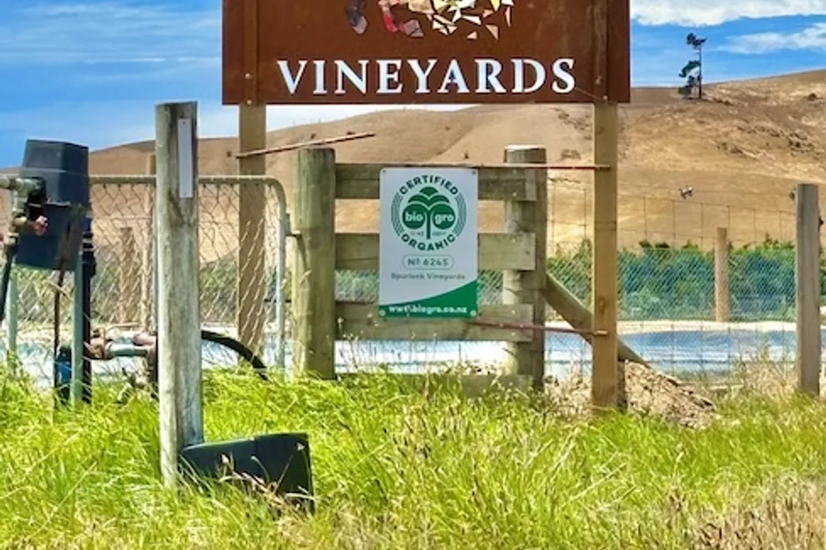 Spurlock Vineyards entrance sign